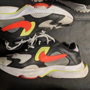 Nike designer style men's 10.5 women's 12 like new!
